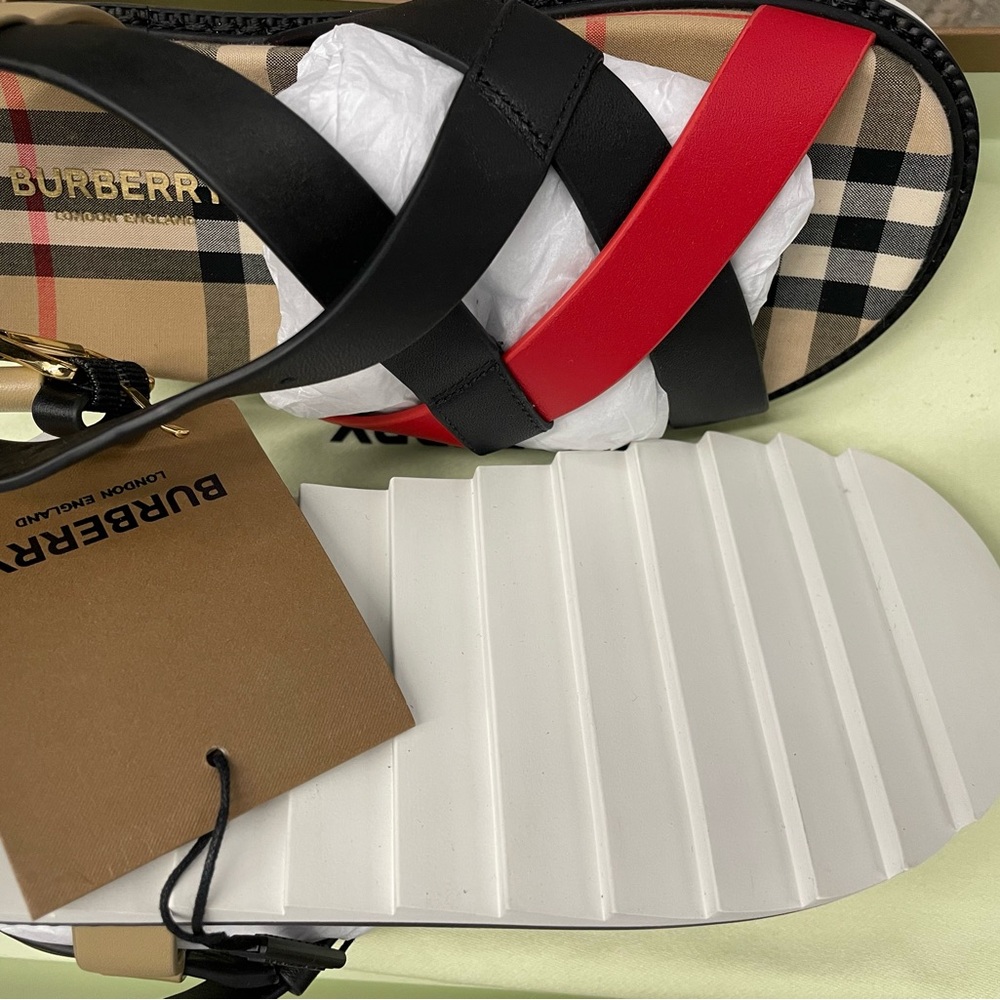 Burberry sandals, just tried on. - Picture 3 of 6
